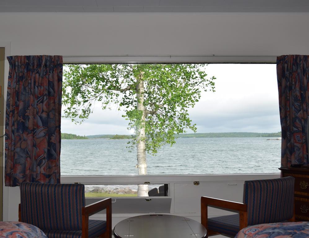 Carolyn Beach Inn Thessalon Exterior photo