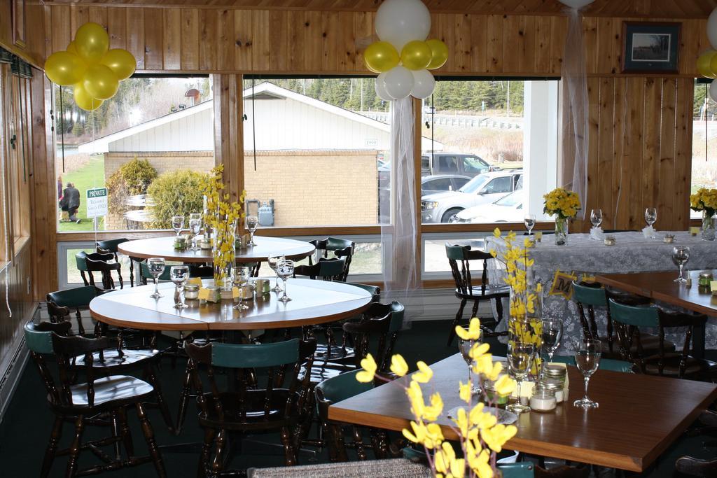 Carolyn Beach Inn Thessalon Exterior photo